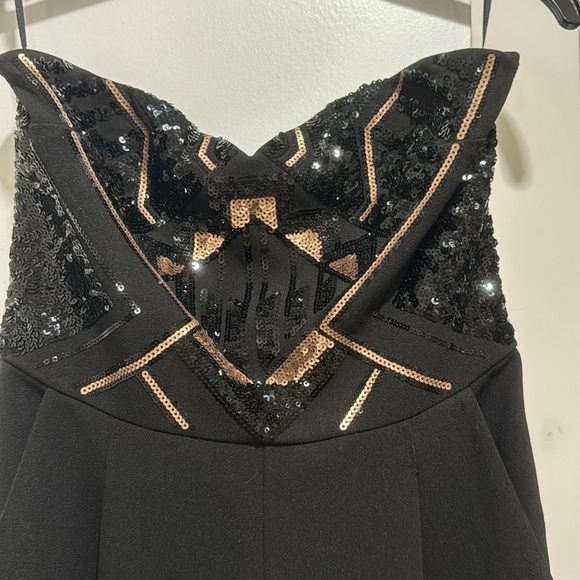 Express sequin top jumpsuit
Size 2 - Picture 2 of 3